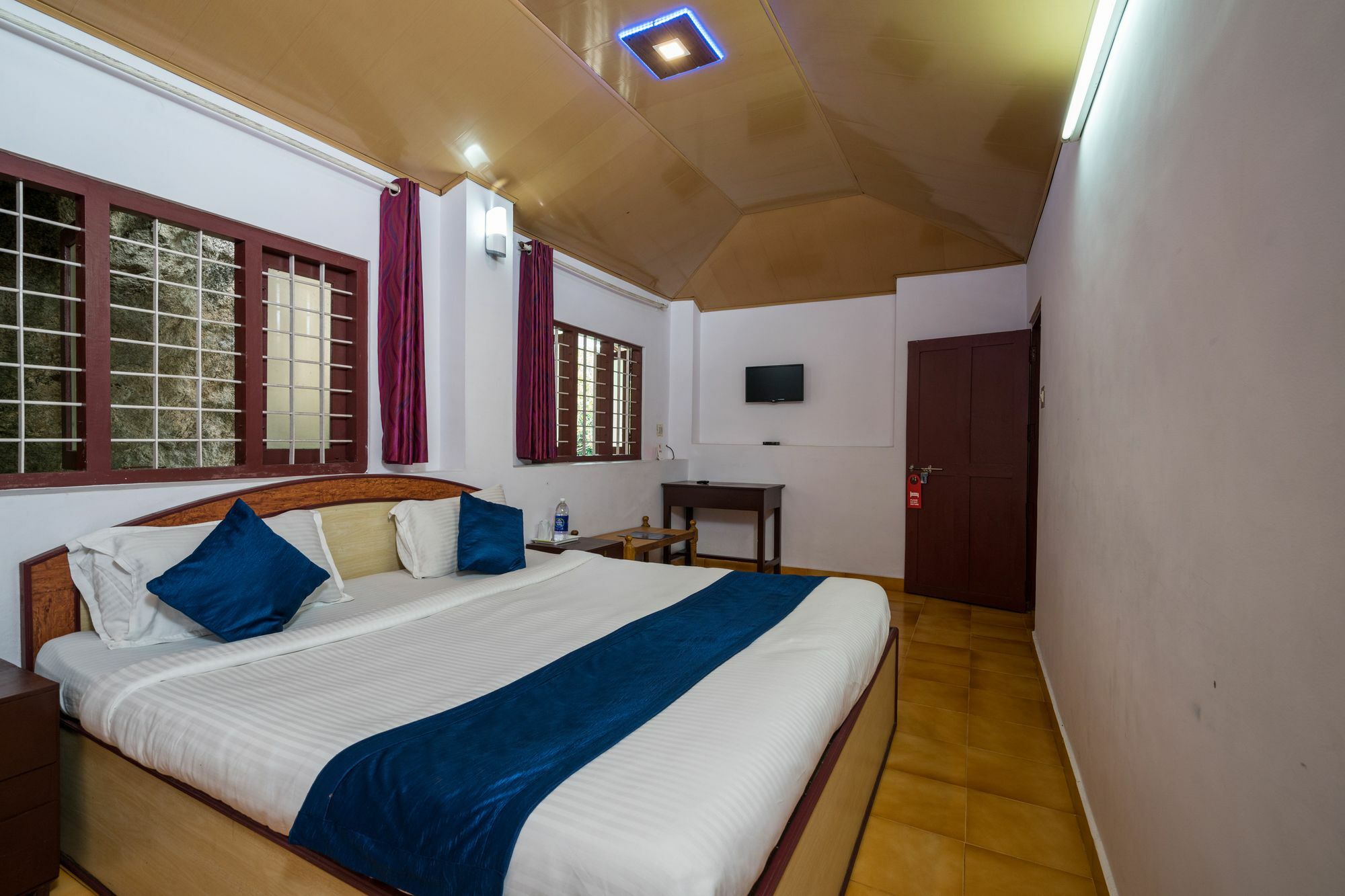 Oyo 10262 Hotel Munnar Rock Экстерьер фото